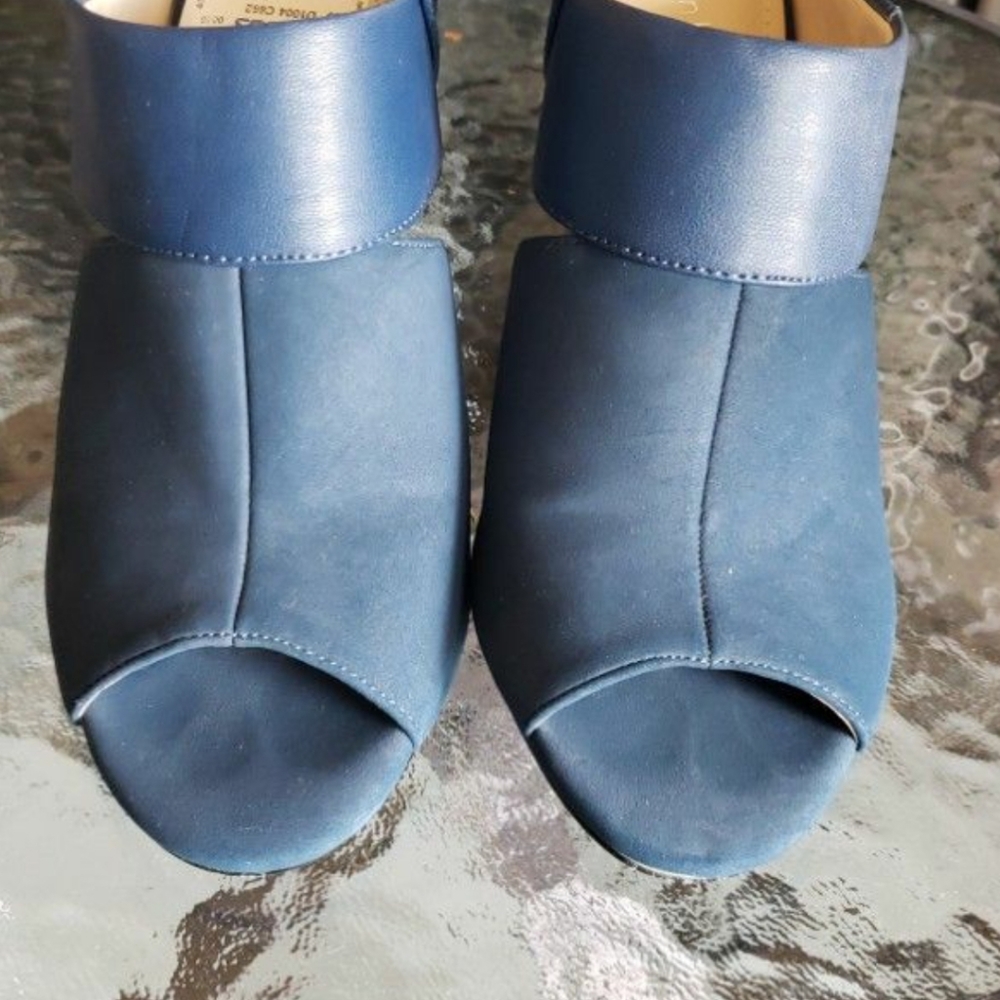 🎄 Sandals - Picture 3 of 3